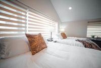 Luxury Lodge  Spa Cabins Camping Glamping  RV w Full Hook Ups - Iron Springs Adventure Resort