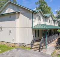 Magnolia Place 5 - Eight Bedroom Chalet - Tourism Bookings