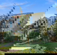 Top Rated Townhome - Largest Corner Unit With Patio, Deck, Basement, and new Luxury Mattresses! Self Checkin. Super Host Support - Tourism Bookings