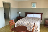 Sunshine Village Motel