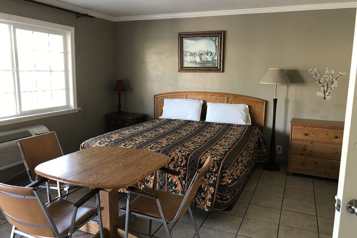 Sunshine Village Motel - thumb 4