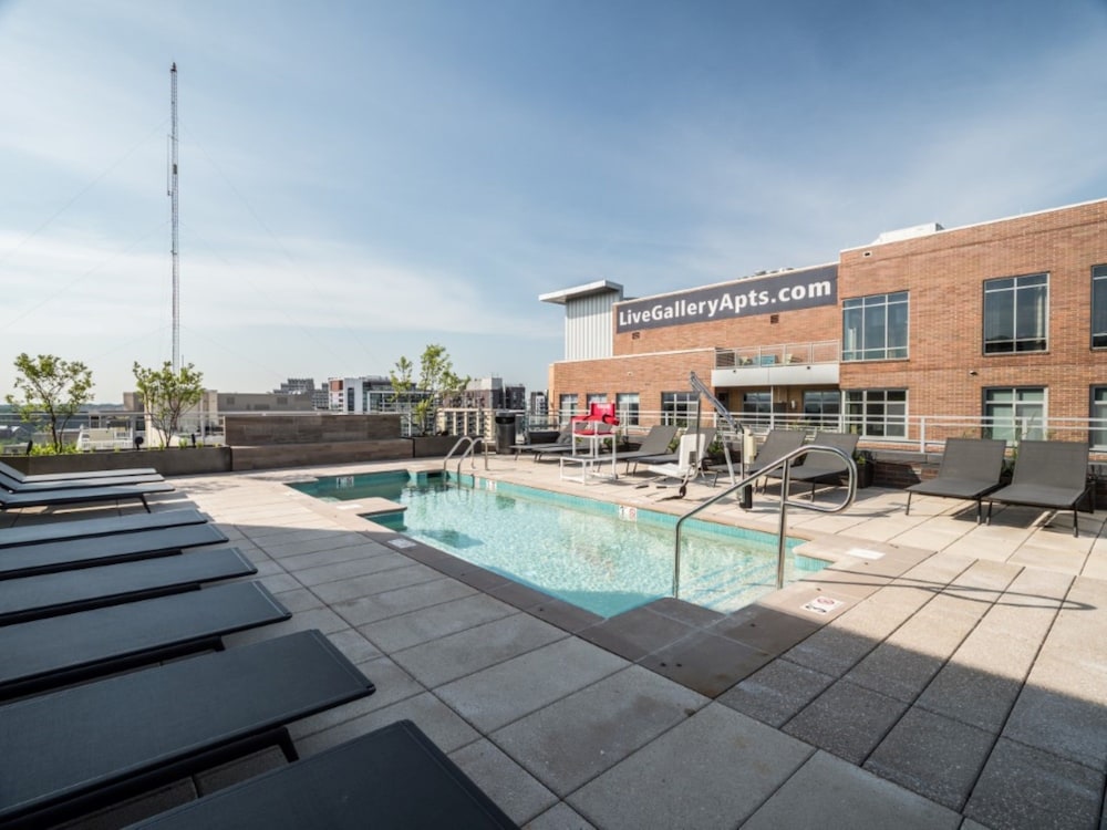 Bluebird Suites Near Chevy Chase - thumb 5