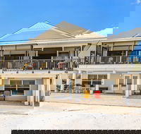 8170 Estero - Tourism Bookings