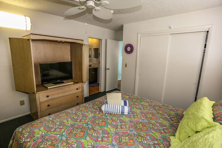 5583 Estero Blvd Iguana Mama's Beach House - thumb 6