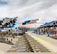 Mountain Getaway Stunning Views HOT TUB - Tourism Bookings