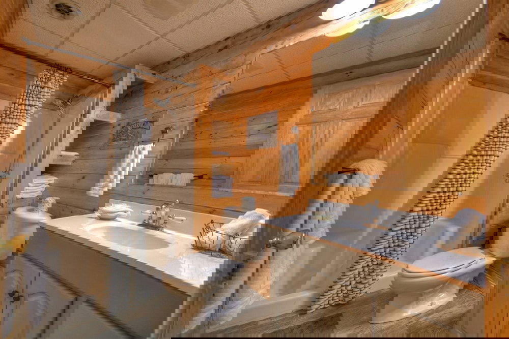 1 On The Rocks - thumb 2