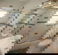 2518 Estero - Tourism Bookings