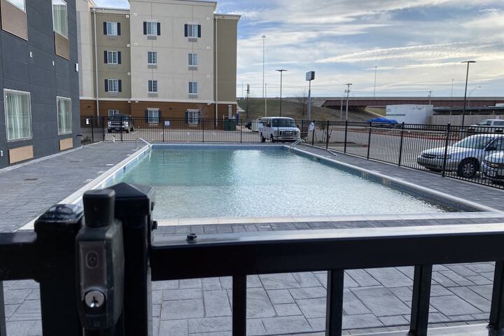Country Inn & Suites By Radisson, Oklahoma City-Bricktown, OK - thumb 3