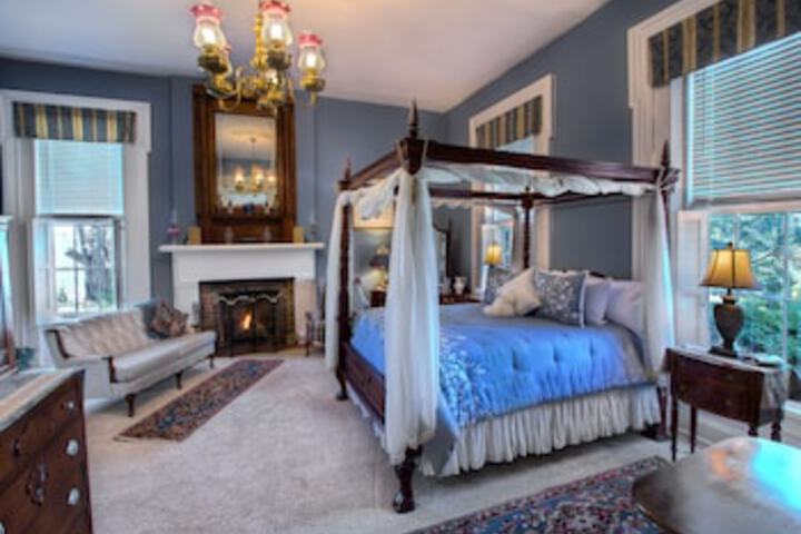 1851 Historic Maple Hill Manor B&B - thumb 0