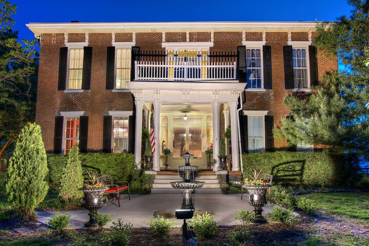 1851 Historic Maple Hill Manor B&B - thumb 1