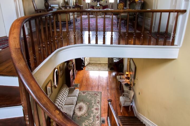 1851 Historic Maple Hill Manor B&B - thumb 2