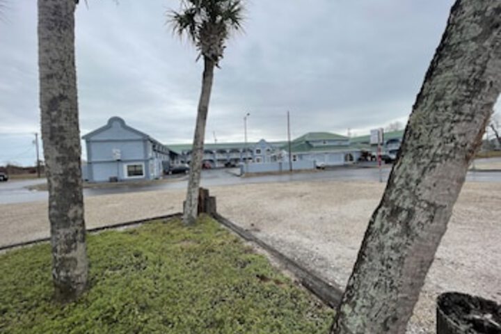 Pelican Inn - thumb 0