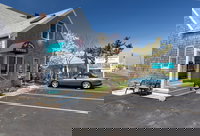 East Harbour Motel and Cottages