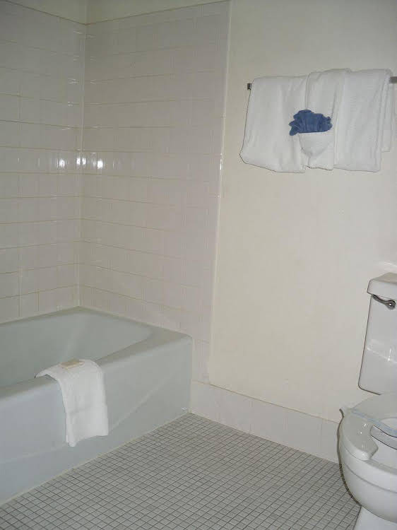 Road Star Inn Green Bay - thumb 2