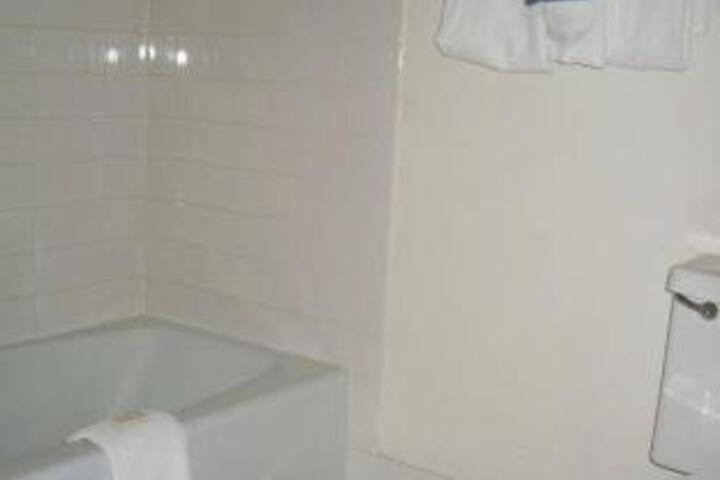 Road Star Inn Green Bay - thumb 0