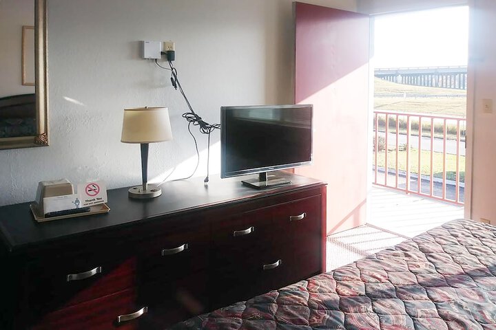 Port City Motel - thumb 6