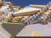 La Quinta Inn  Suites by Wyndham Central Point - Medford