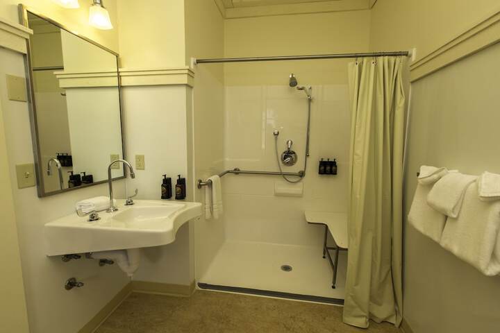 Many Glacier Hotel - Inside The Park - thumb 6