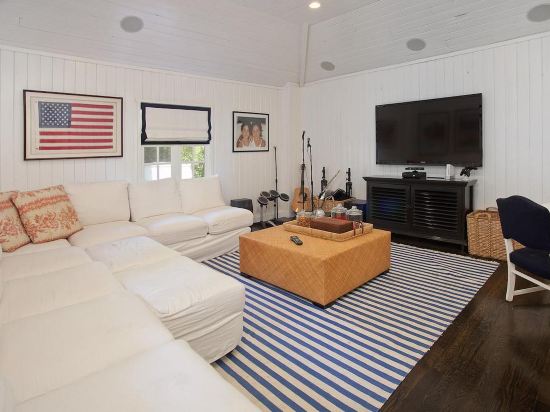 Luxury Outpost Resort - thumb 1