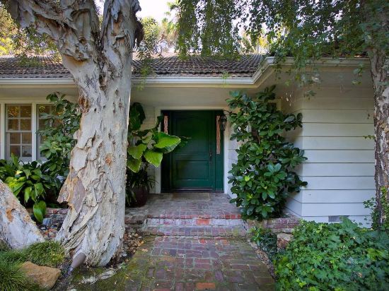 Luxury Outpost Resort - thumb 4