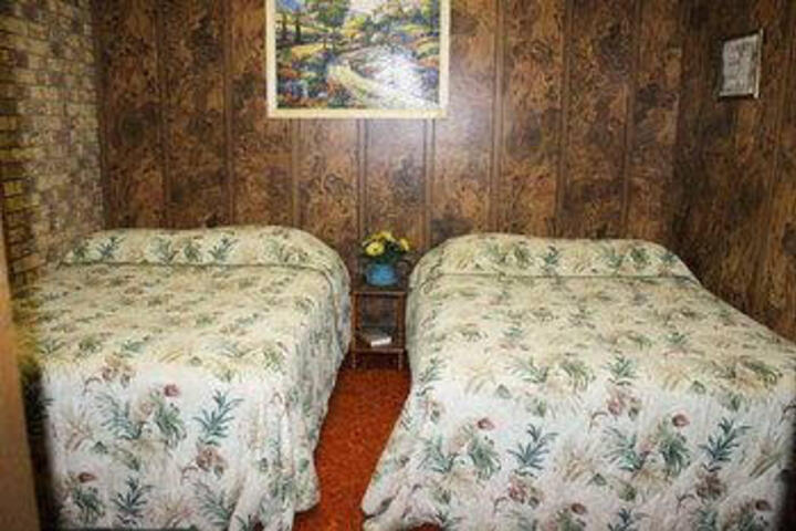 Ashley Mountain - thumb 3