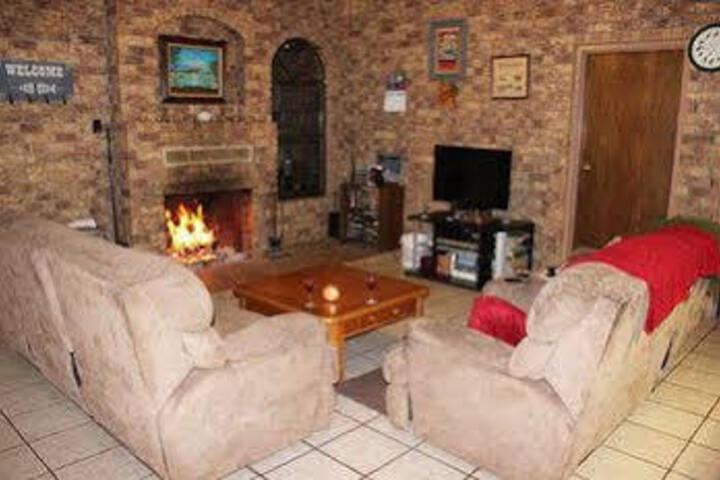 Ashley Mountain - thumb 0