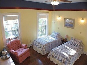 The Central House - thumb 3