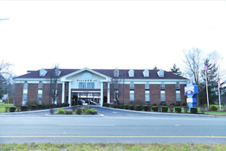 Village Inn - thumb 0