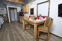 Stateline Cabins  RV