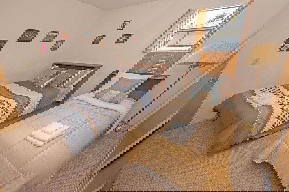 2074 Traverse Court By RedAwning - thumb 3