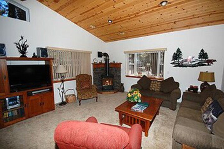 1361 Angora Lake 3 Bedroom Home - thumb 2