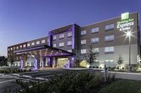 Holiday Inn Express  Suites Wilmington West - Medical Park an IHG Hotel