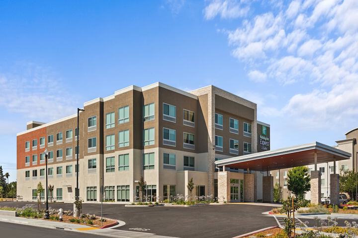 Holiday Inn Express & Suites Suisun City, An IHG Hotel - thumb 4