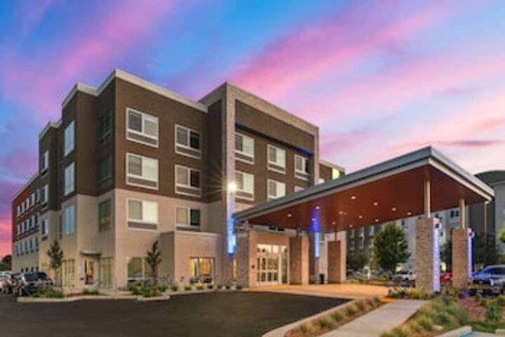 Holiday Inn Express & Suites Suisun City, An IHG Hotel - thumb 0