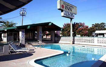 Economy Inn Ukiah - thumb 2