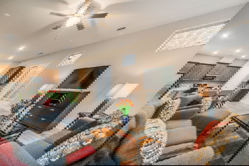 Beautiful Furnished 3 Bedroom Allen Home - thumb 1