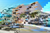 Trillium 2C Beach Front Condo With Private Balcony/pool