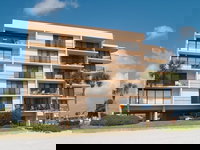 Trillium 5C Beach Front/private Balcony With Amazing Views/pool