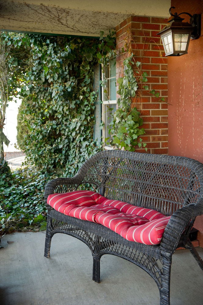 Birchfield Manor Inn And Restaurant - thumb 0