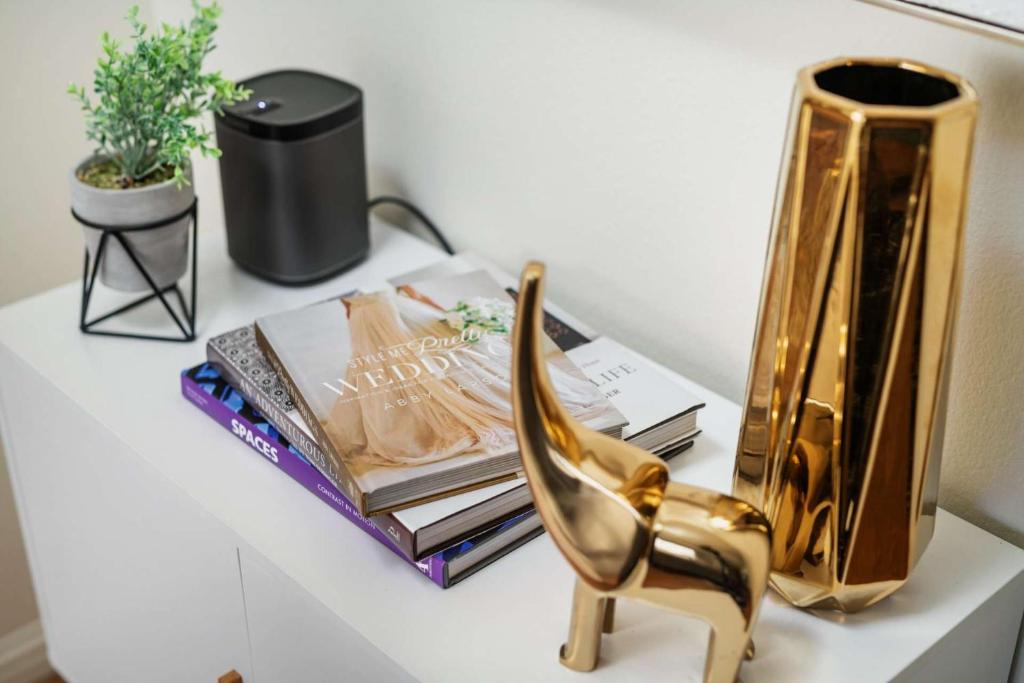 Buckingham Place - thumb 3