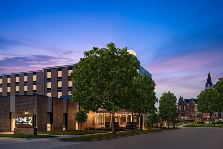 Home2 Suites By Hilton Des Moines At Drake University - thumb 1