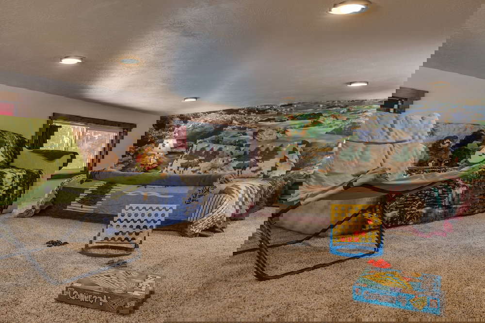 Heigh-ho Hollow - thumb 1