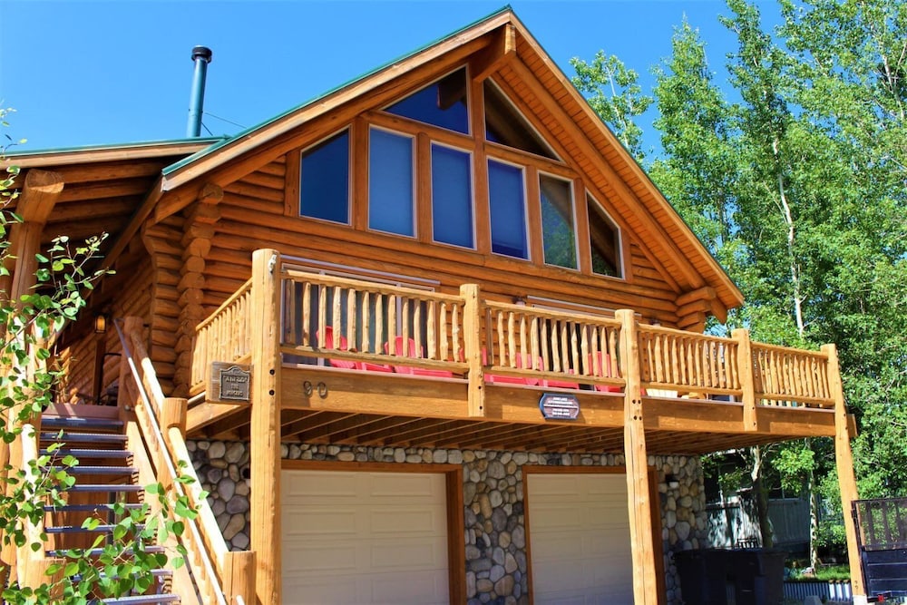 Village Log Home - thumb 1