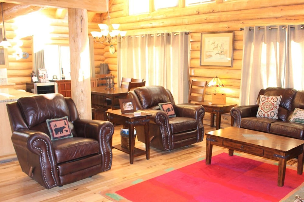 Village Log Home - thumb 6