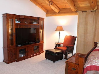 Village Log Home - thumb 4