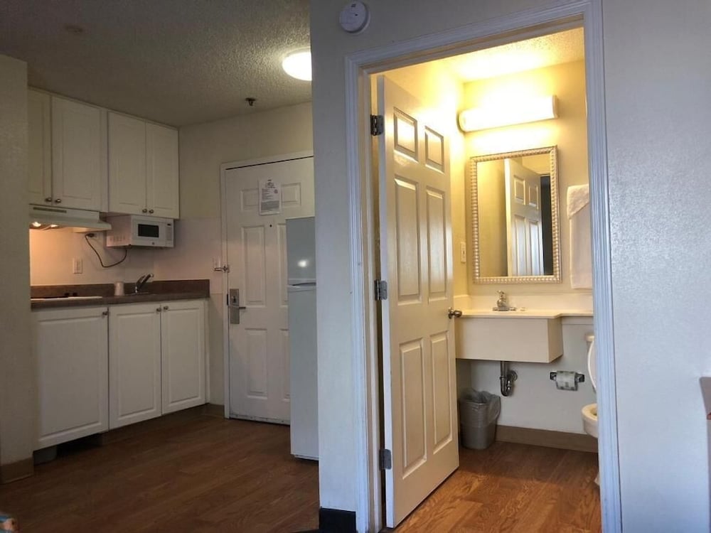InTown Suites Extended Stay Salt Lake City UT - Midvale - thumb 6