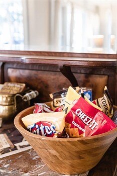 Cumberland Ave - 3 Houses 1 Street - thumb 4