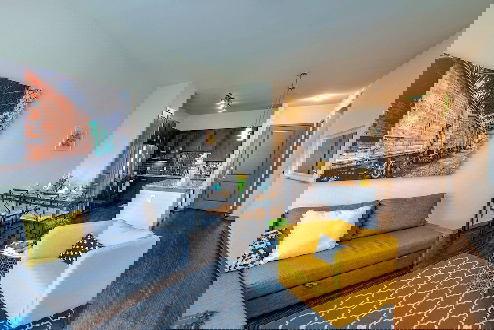 Beautiful & Modern Memorial Home - Near Everything - thumb 6