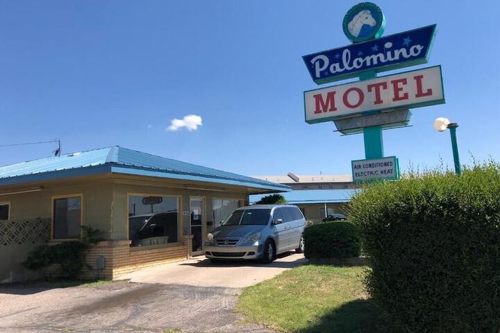 Palomino Motel - thumb 1