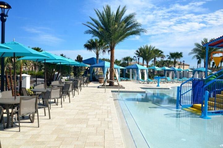 1852nc 8 Bedroom 6 Bathroom Windsor - thumb 1